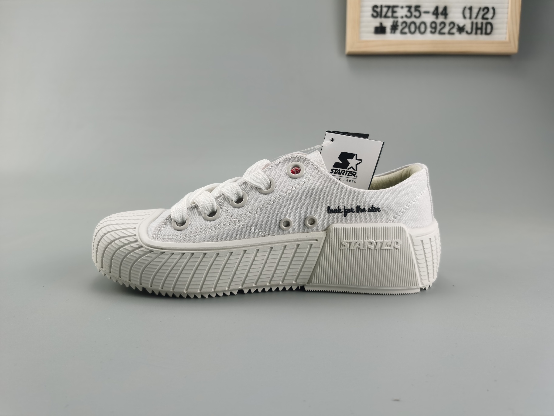 ♨️价格：140
♨️码数：👉 如图所示👈 
♨️编码：2009¥JHD
♨️简介：独家出货 公司级 真标STARTER星锐新款潮流低帮增高运动男女情侣款复古休闲鞋帆布鞋 35 36 36.5 37.5 38 38.5 39 40 40.5 41 42 42.5 43 44