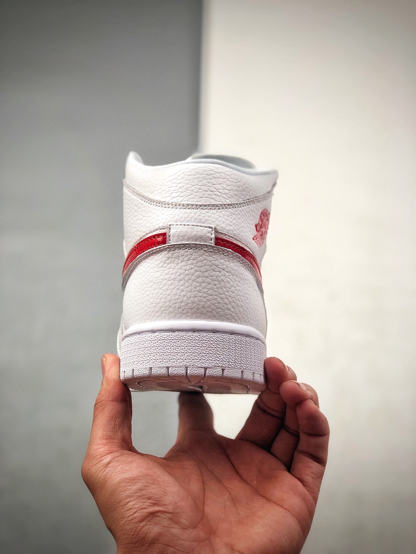 260  乔丹 中帮 AJ1 白红色 权志龙 Air Jordan 1 Mid SE V G-Dragon 权志龙 BQ6472-106