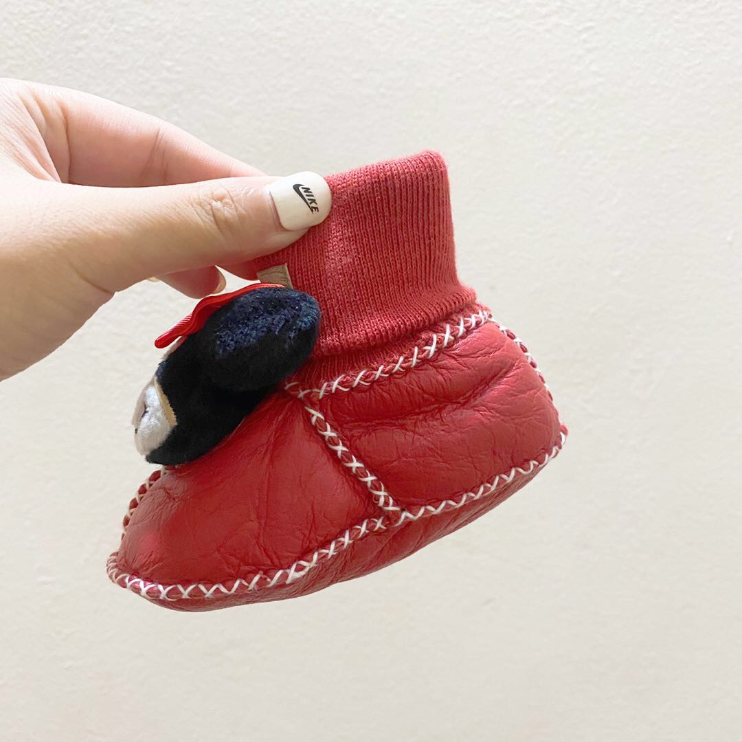 图片[3]-UGG卡通宝宝鞋 👶适合0-12个月宝宝👶 今天推荐一款敲口耐的宝宝学步鞋，软底学步鞋，羊皮毛一体材质，柔软保暖，松紧螺纹口防风，还省去掉鞋的烦恼，UGG礼盒装，送人非常有面子，自留也是有档次，关键超级萌，好看可爱➕加上无敌的舒适感，没有理由不入[得意]-选品中心