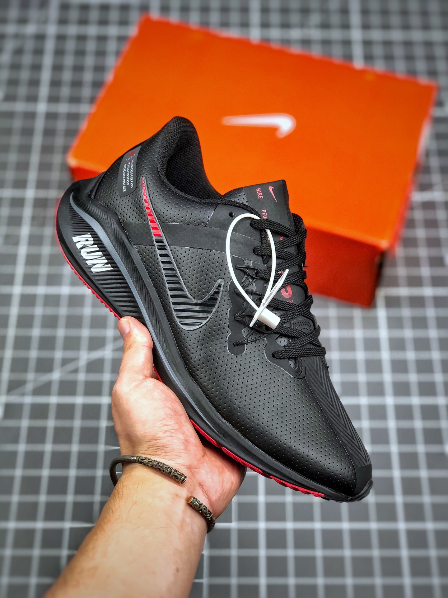 nike shielo structure 15