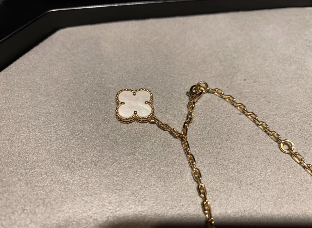 Van Cleef & Arpels 梵克雅宝 六花项链