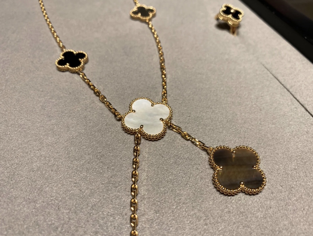Van Cleef & Arpels 梵克雅宝 六花项链