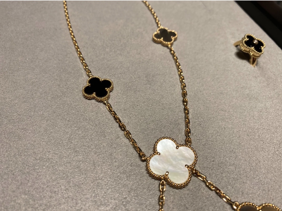 Van Cleef & Arpels 梵克雅宝 六花项链