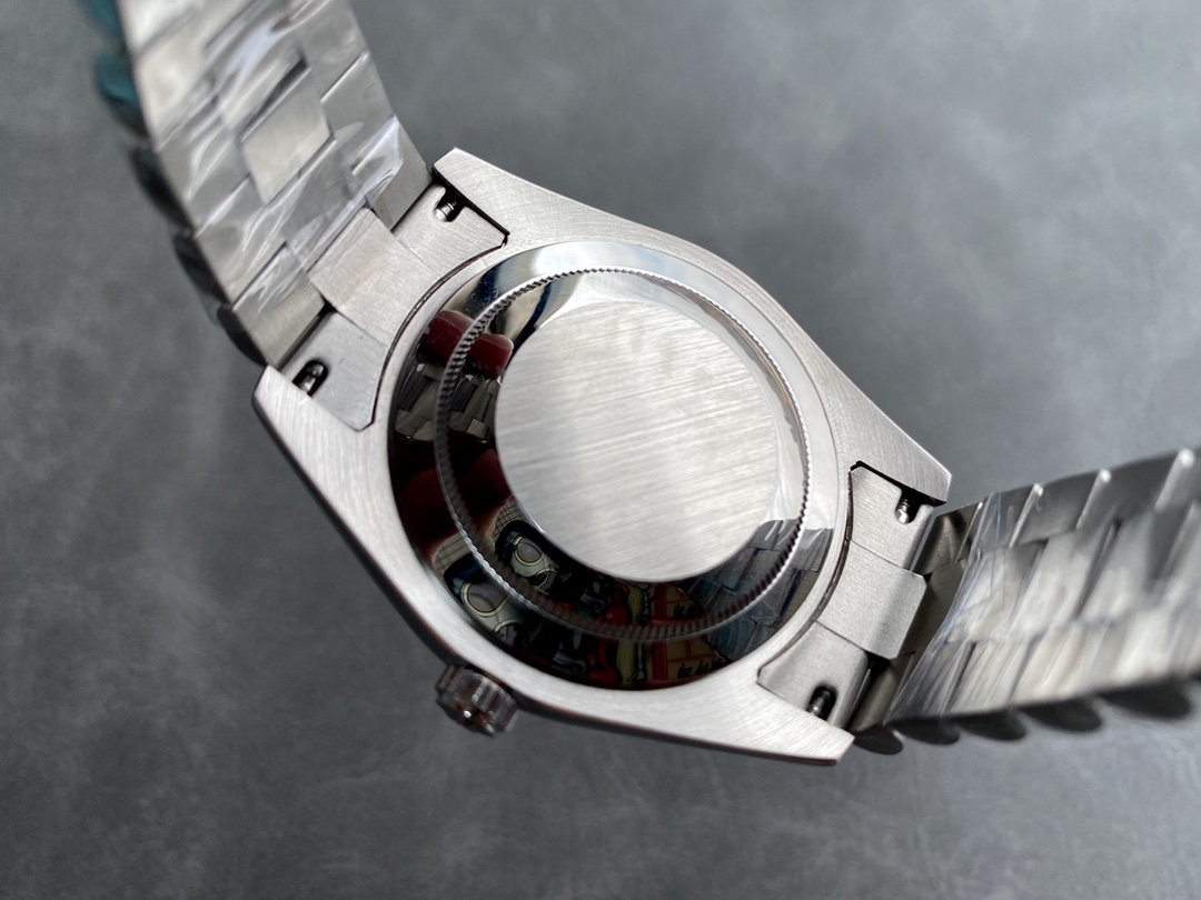 SK厂 劳力士Rolex 双历 星期日志型シリーズ 40mmの高級腕時計