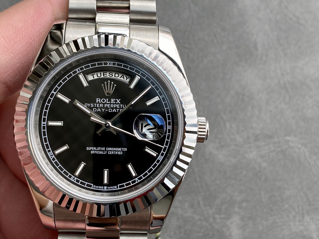 SK厂 劳力士Rolex 双历 星期日志型シリーズ 40mmの高級腕時計