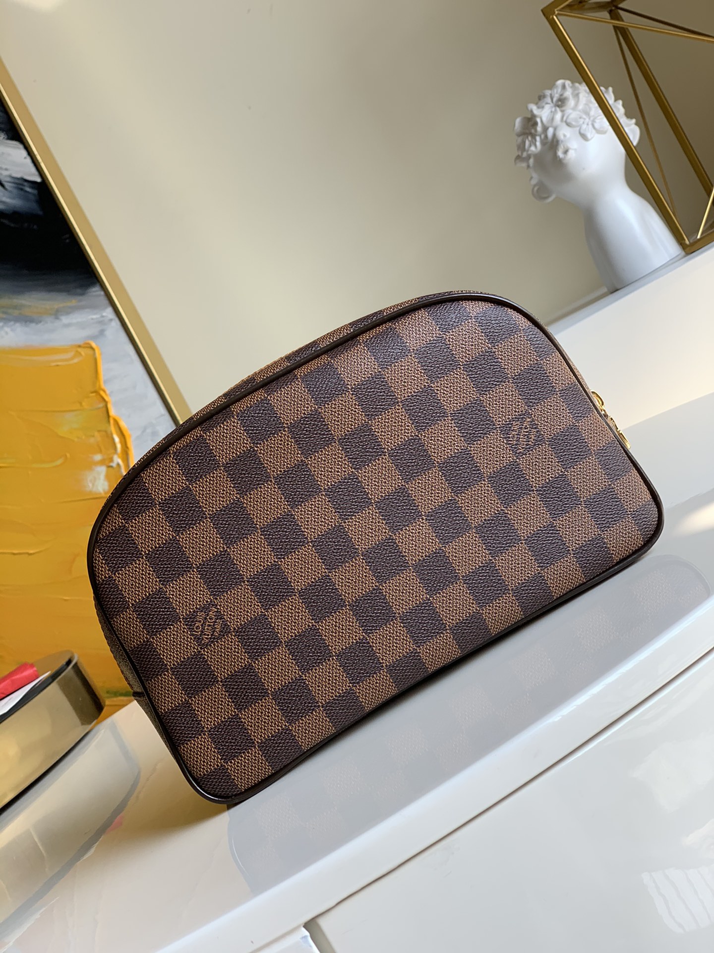 NO:396186,【Exclusive real photo of N47624 coffee grid】N41420 white grid M47527 presbyopia This Damier canvas washbasket has an inner patch bag, equipped with a washable lining, and a slightly rounded bag shape can be easily stored in the travel bag. Size 25.5 x 17.0 x 9.0 cm R.,LV [original leather],louis vuitton19860909【独家实拍N47624咖啡格】N41420 白格 M47527 老花 这款Damier帆布盥洗包设有内贴袋,配以可水洗衬里,略呈圆形的袋形可轻易收纳入旅行袋内.尺寸25.5 x 17.0 x 9.0 cm R.,LV【原厂皮】,louis vuitton,Bag