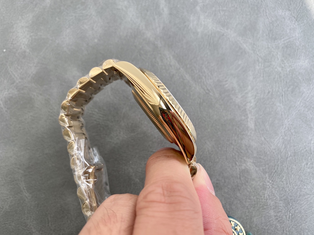 SK厂 劳力士Rolex 双历 星期日志型シリーズ 40mmの高品質腕時計