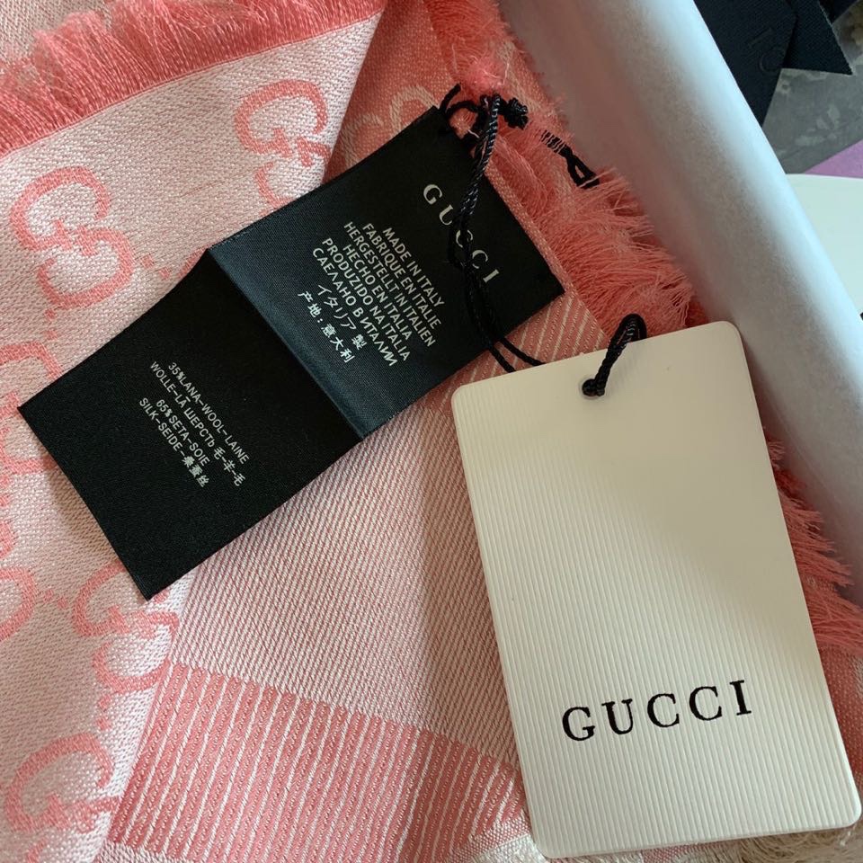 GUCCI古驰字母图案100%丝毛材质围巾
