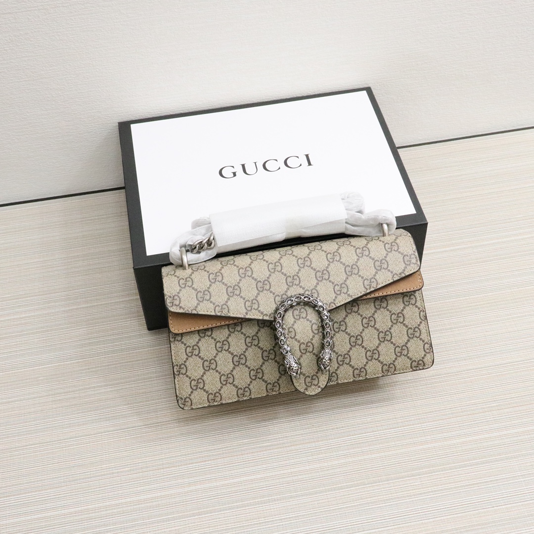 GUCCI经典Dionysus酒神链条包 全新升级🅿️240 高端版本 礼盒装. 名字来源于古希腊罗马神话中的酒神.独家定制市面最高版本出货.原单品质.去年的销量王.今年一样火爆. 规格:25*14*7cm