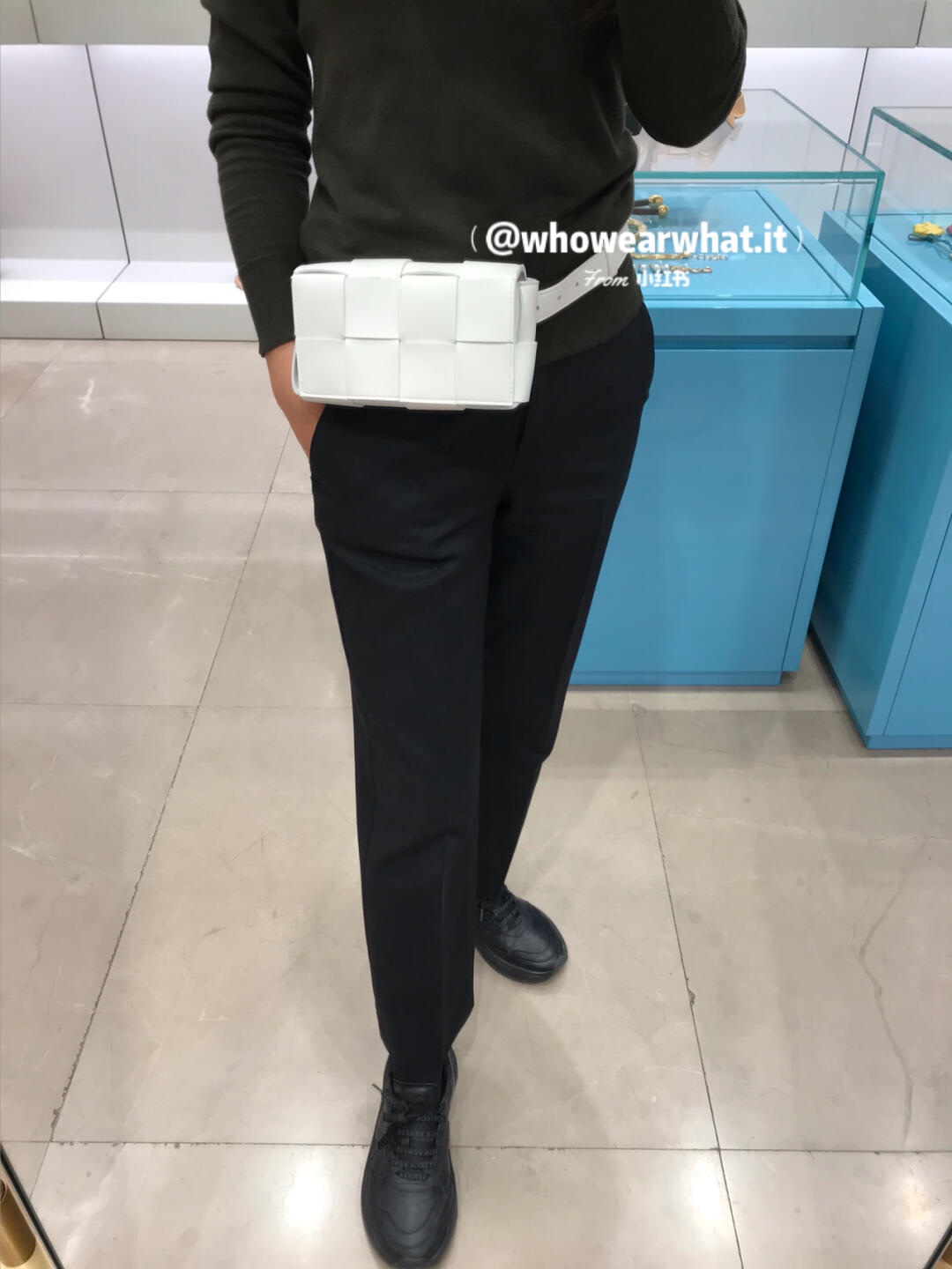 Bottega Veneta葆蝶家  The Belt Cassttte腰包 639367白色