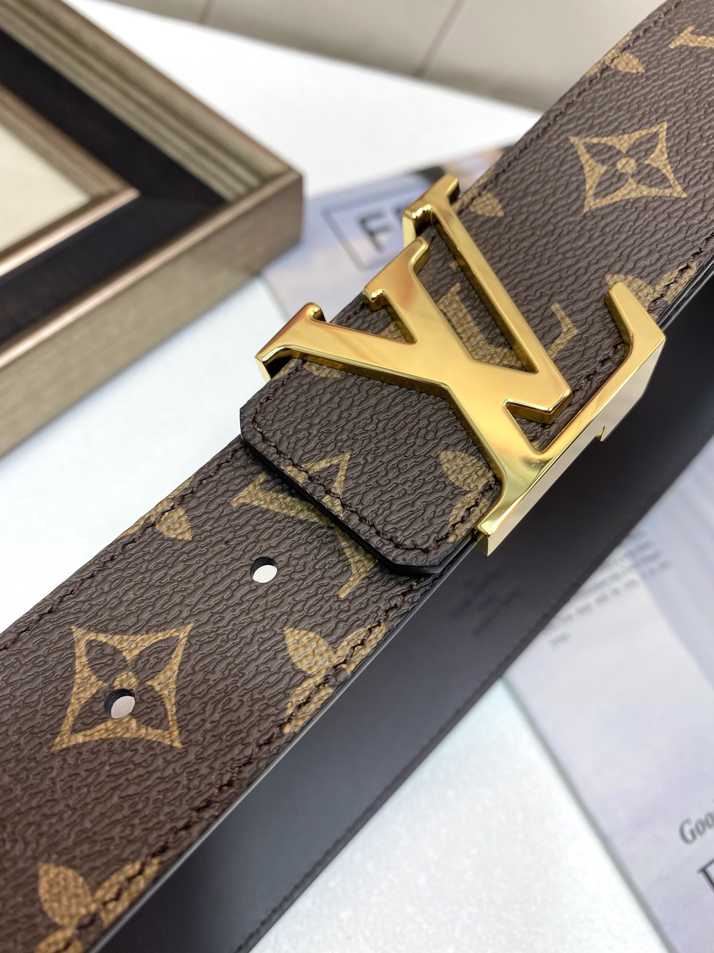 [LV Belts]