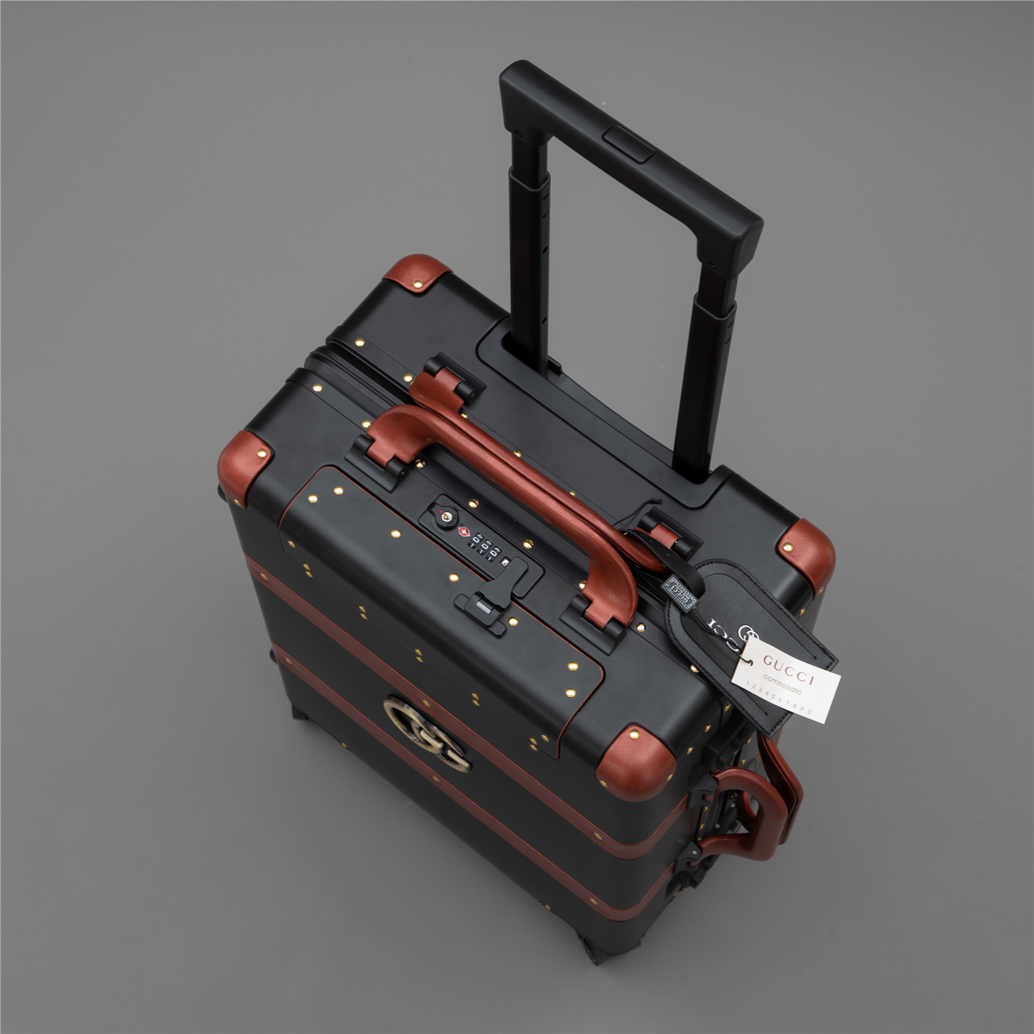 Luxury Gucci Aluminium Suitcase with Innovative Features and Secure Locking System - 图片 5
