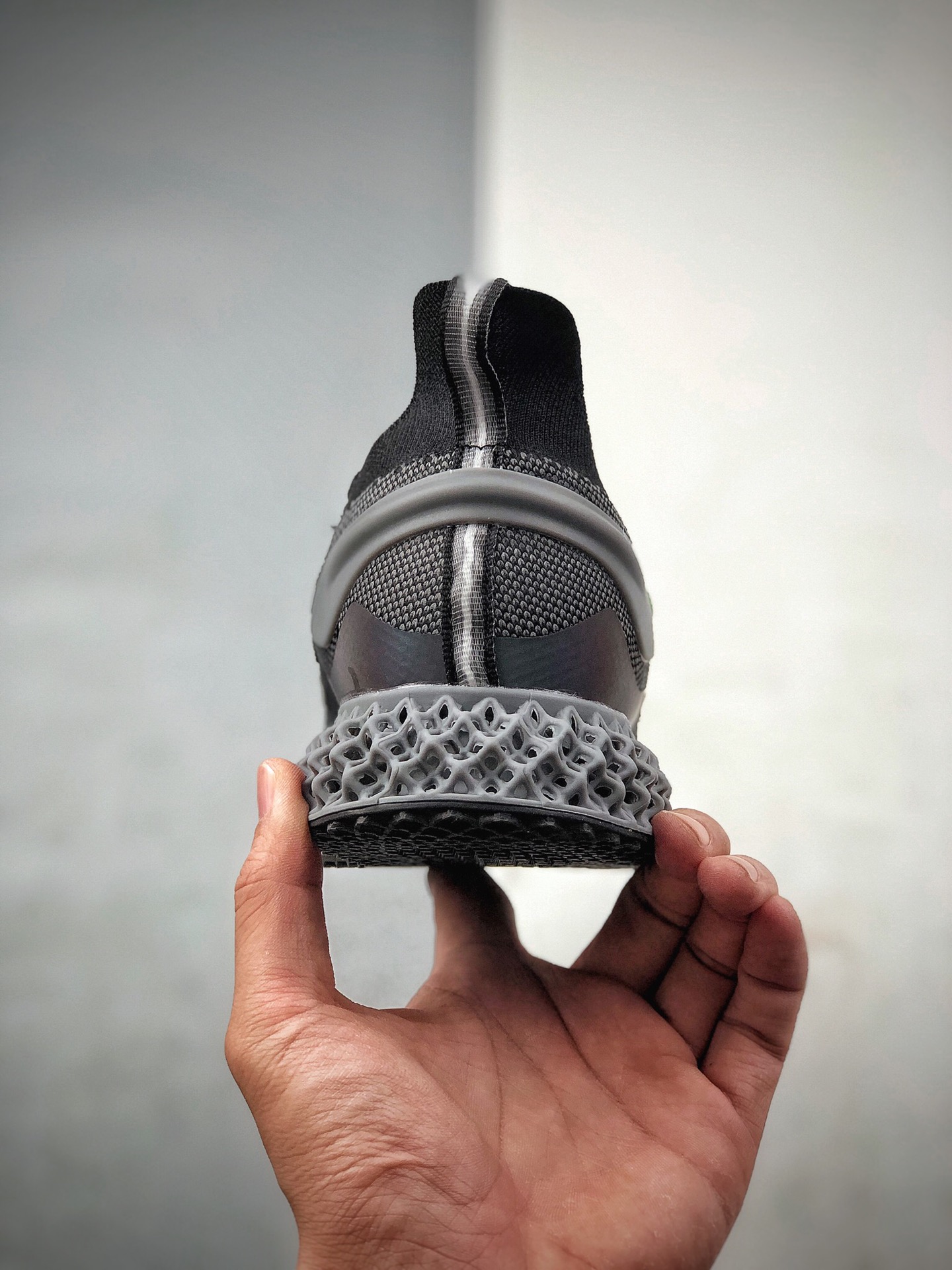 290 Adidas AlphaEDGE 4D 3M反光变色龙 网纱针织呼吸面套脚休闲运动慢跑鞋FW7098