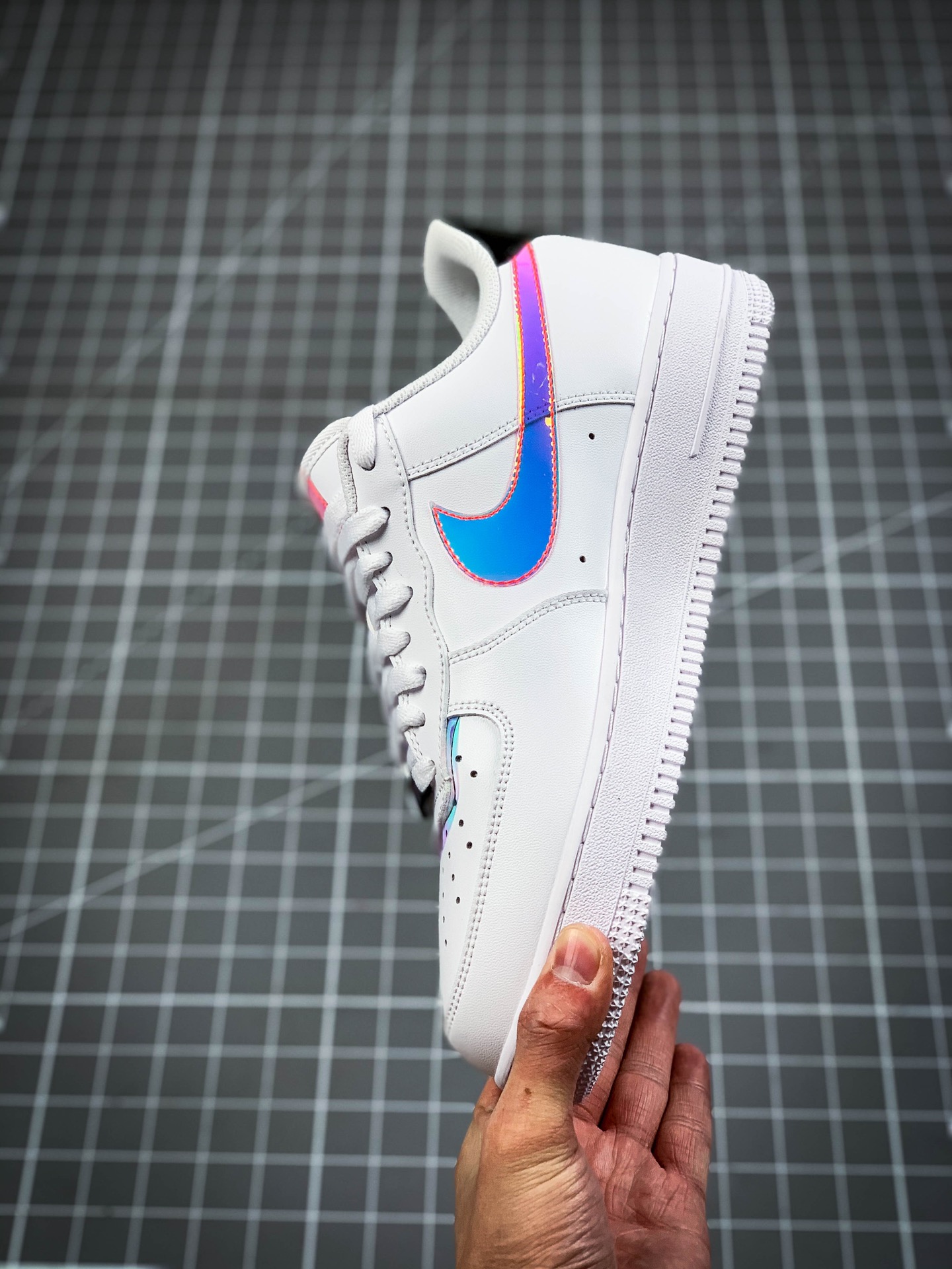 200 Air Force 1 '07 LV8”Good Game” 电玩限定 白炫彩镭射魔术贴空军DC0710-191