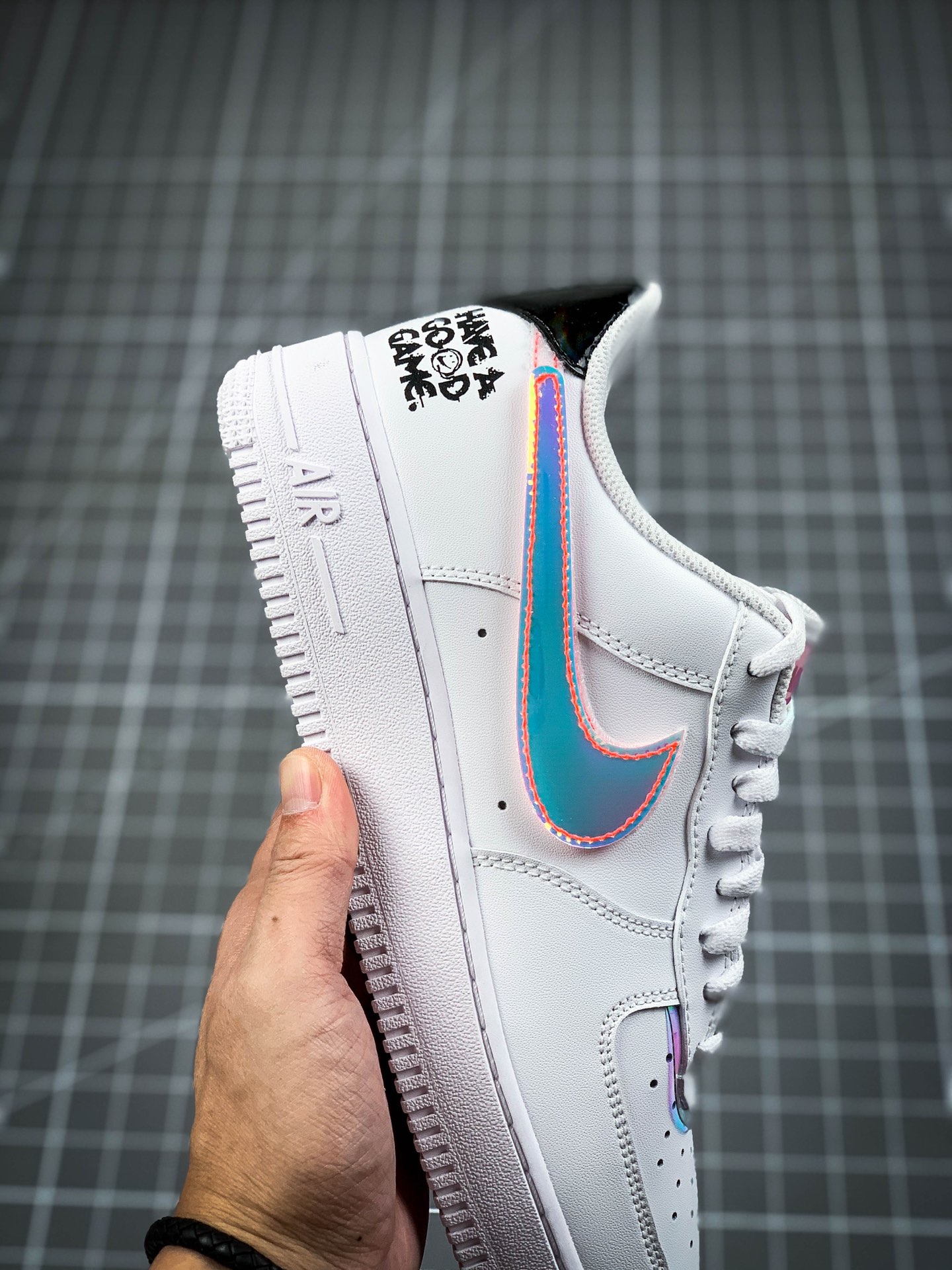 200 Air Force 1 '07 LV8”Good Game” 电玩限定 白炫彩镭射魔术贴空军DC0710-191