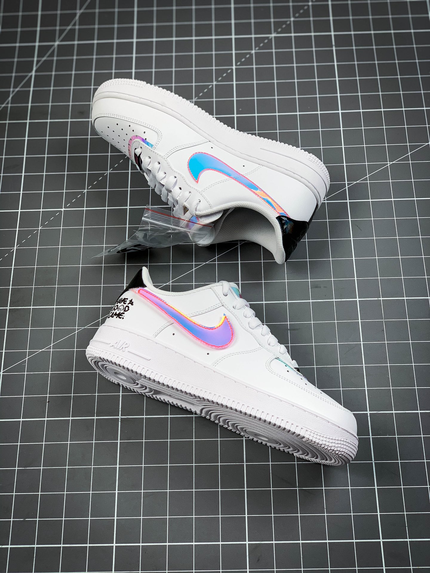 200 Air Force 1 '07 LV8”Good Game” 电玩限定 白炫彩镭射魔术贴空军DC0710-191