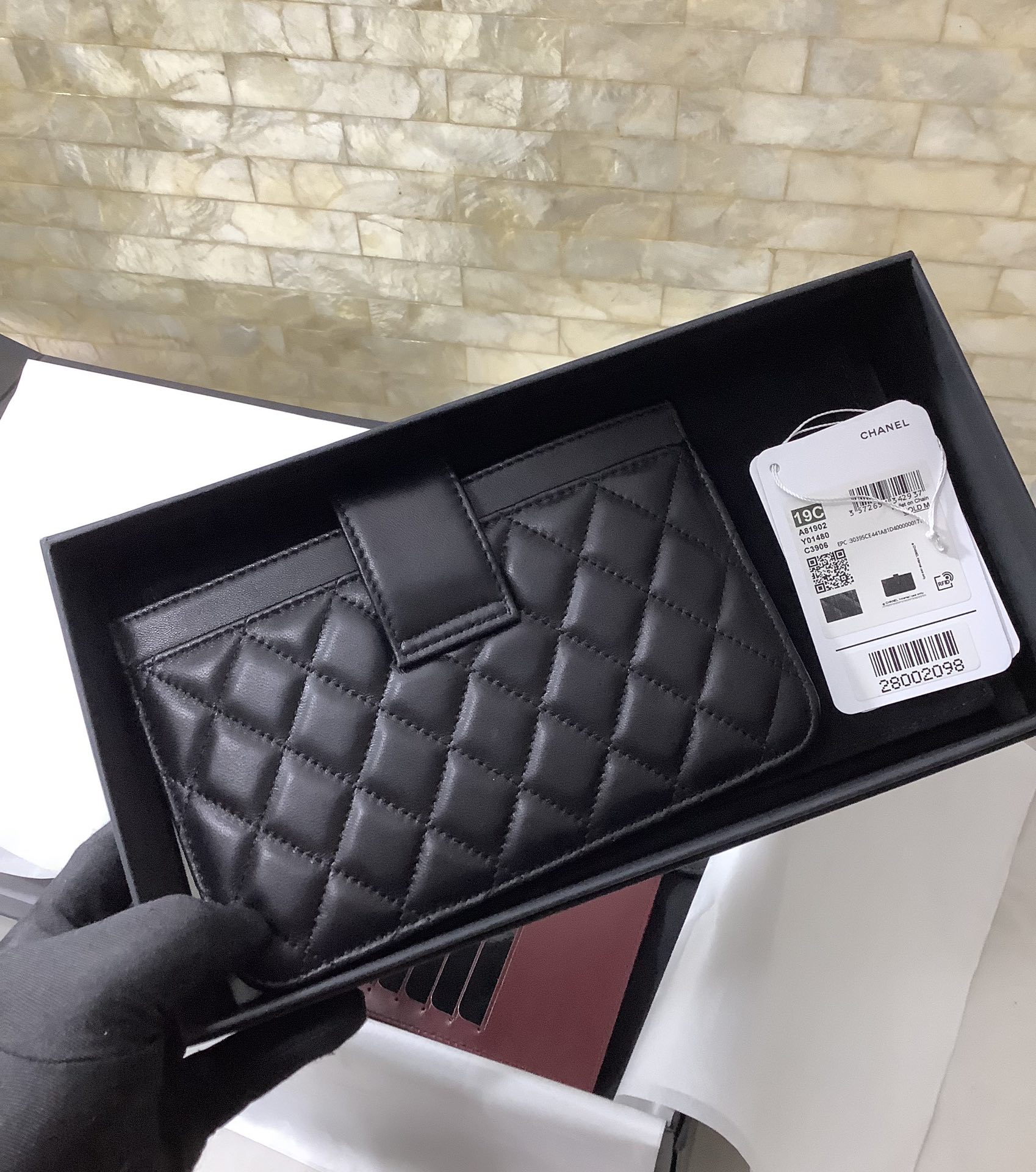 Chanel二件套卡包羊皮长款零钱包手机包卡包 A81902黑色/银扣