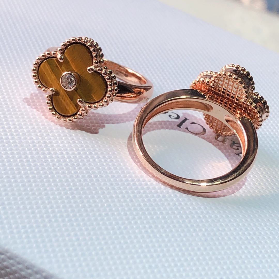 NO:101229,Lucky grass ring, bull eye stone/black agate combination, sterling silver 925 material, thick gold rose gold, size 52#54#56#58#, VcA ring, ring, pure silver19860909幸运草戒指 牛眼石/黑玛瑙搭配 纯银925材质 厚金玫金色 尺寸52#54#56#58#,VcA戒指,ring,pure silver,Jewelry