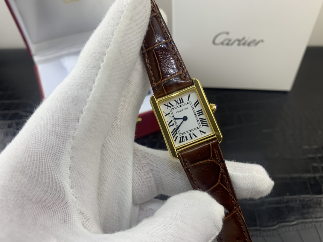 Cartier 皇家 卡地亚坦克系列女表