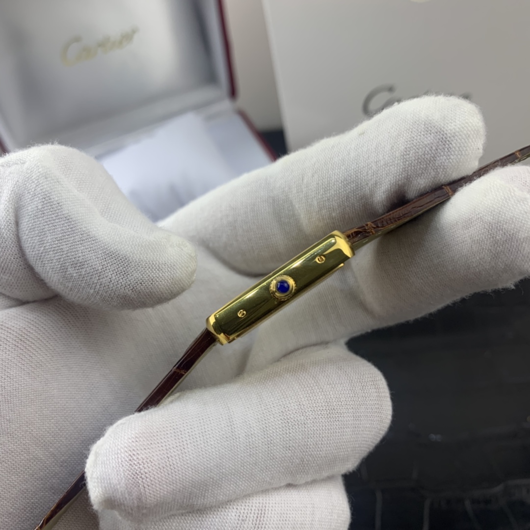 Cartier 皇家 卡地亚坦克系列女表