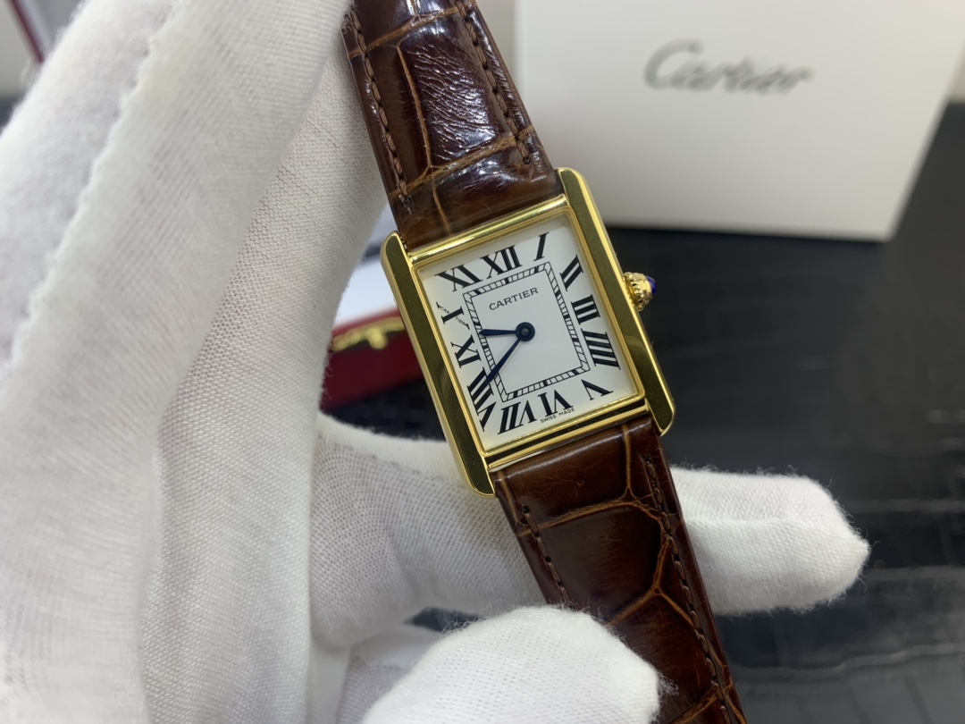 Cartier 皇家 卡地亚坦克系列女表