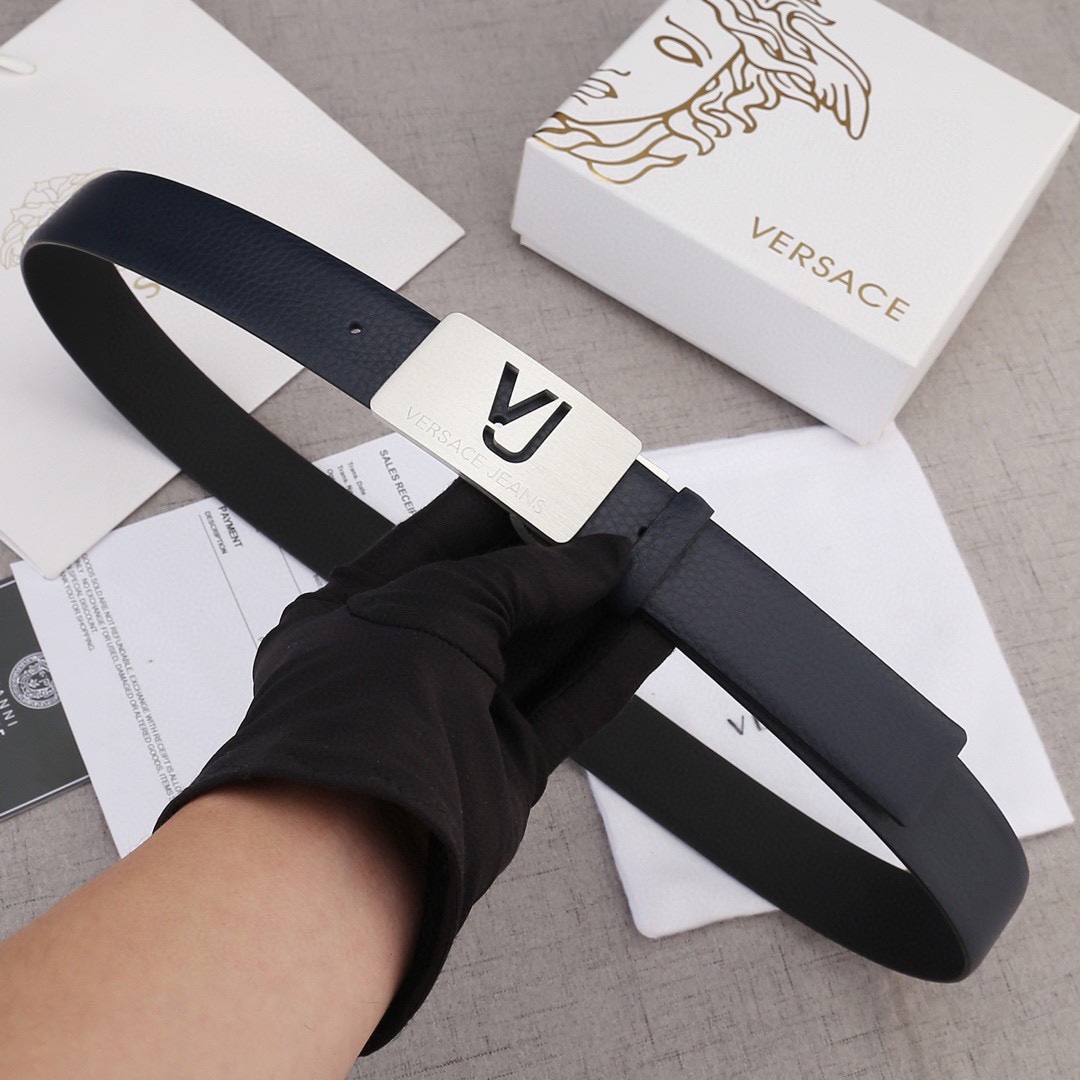 宽度3.5cm VERSACE（范思哲）爆款板扣配摔纹无线带身/双面头层、采用精挑细选进口牛皮，商务既有