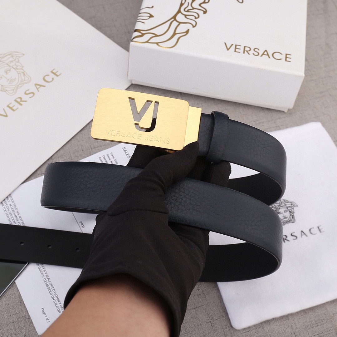 宽度3.5cm VERSACE（范思哲）爆款板扣配摔纹无线带身/双面头层、采用精挑细选进口牛皮，商务既有