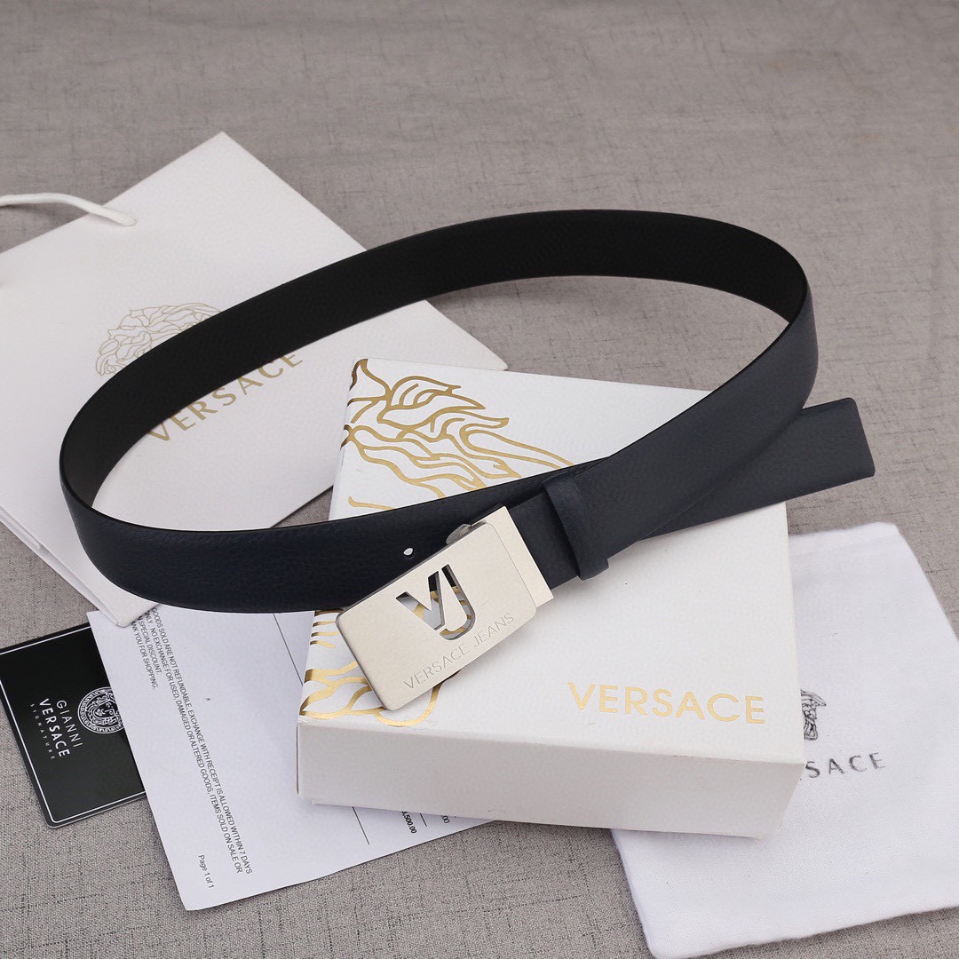 宽度3.5cm VERSACE（范思哲）爆款板扣配摔纹无线带身/双面头层、采用精挑细选进口牛皮，商务既有