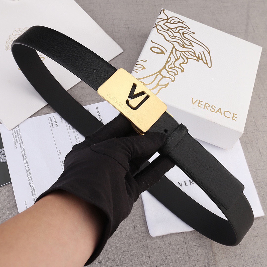 宽度3.5cm VERSACE（范思哲）爆款板扣配摔纹无线带身/双面头层、采用精挑细选进口牛皮，商务既有