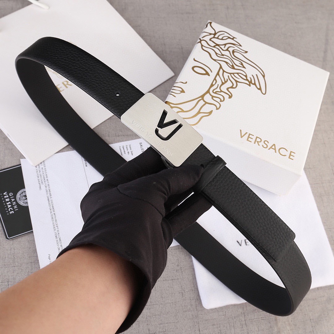 宽度3.5cm VERSACE（范思哲）爆款板扣配摔纹无线带身/双面头层、采用精挑细选进口牛皮，商务既有