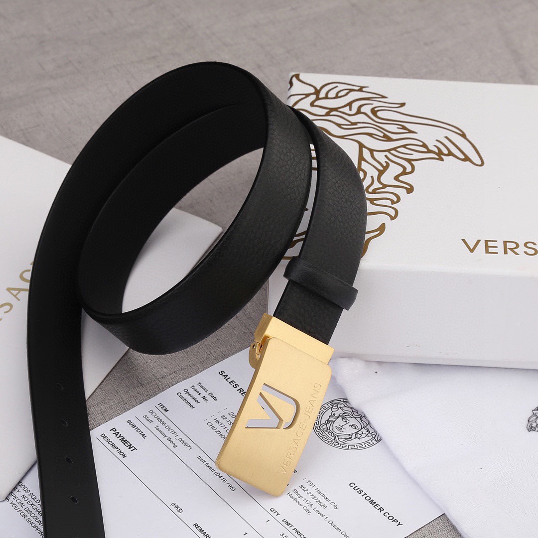 宽度3.5cm VERSACE（范思哲）爆款板扣配摔纹无线带身/双面头层、采用精挑细选进口牛皮，商务既有