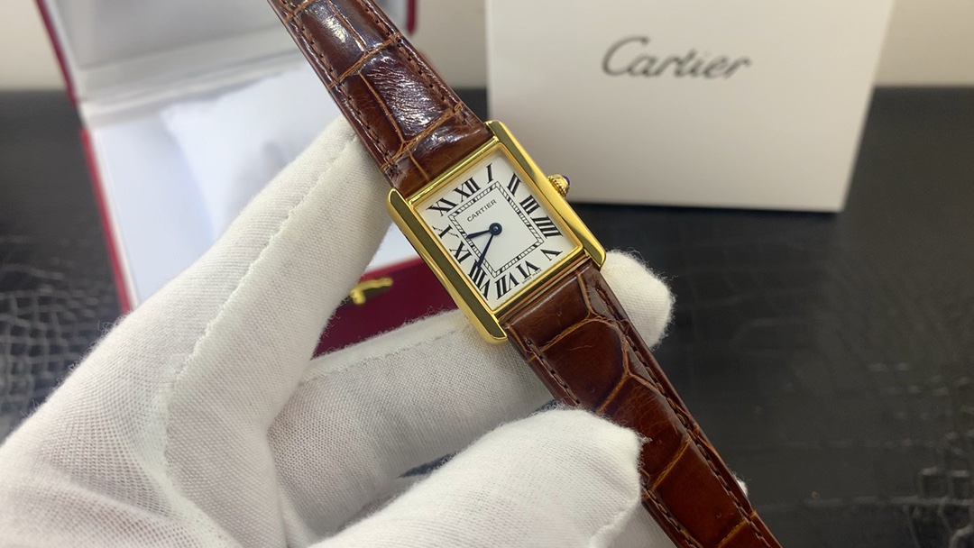 Cartier 皇家 卡地亚坦克系列女表视频欣赏