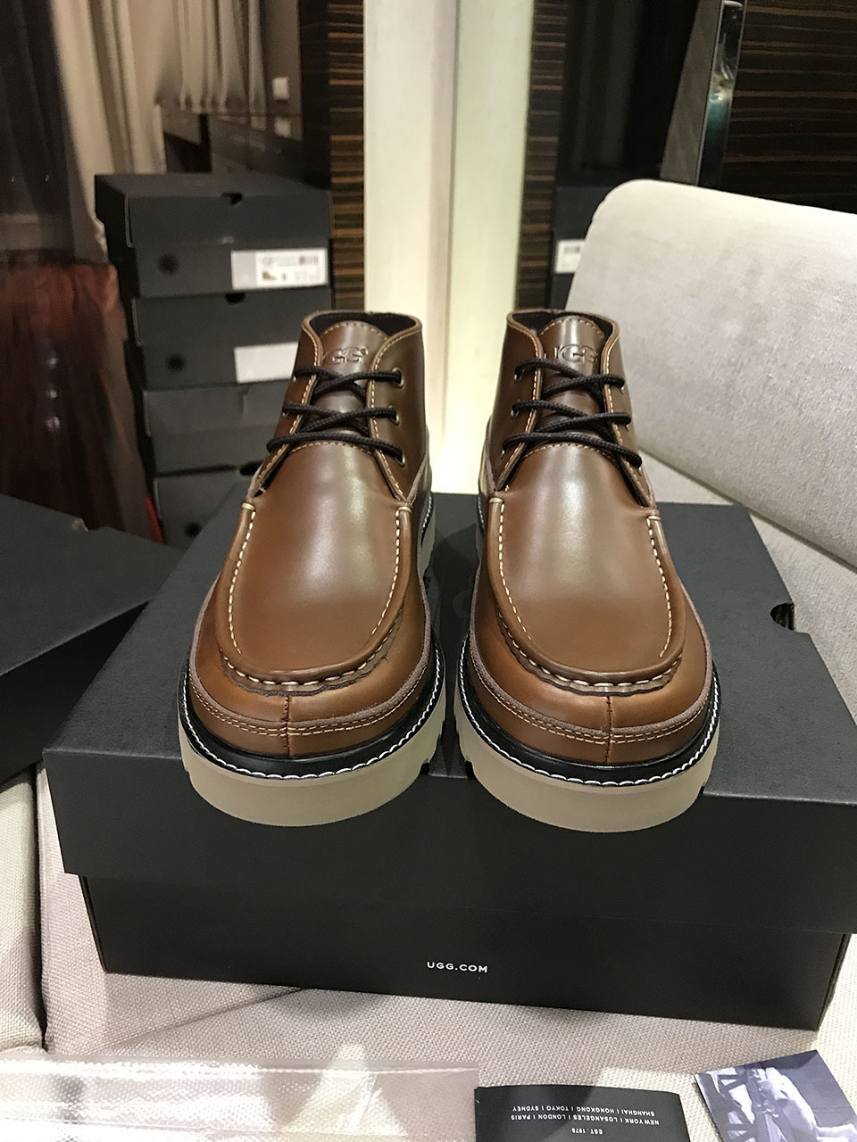 高品质U.G.G Mens Boot原版休闲官网同款F20 轻翼工装男鞋 #真羊皮毛 SKU货号: 鞋面
