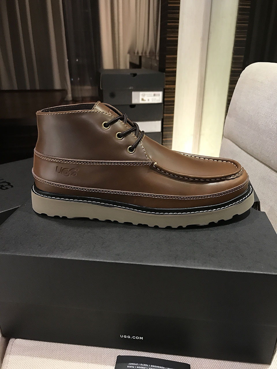 高品质U.G.G Mens Boot原版休闲官网同款F20 轻翼工装男鞋 #真羊皮毛 SKU货号: 鞋面