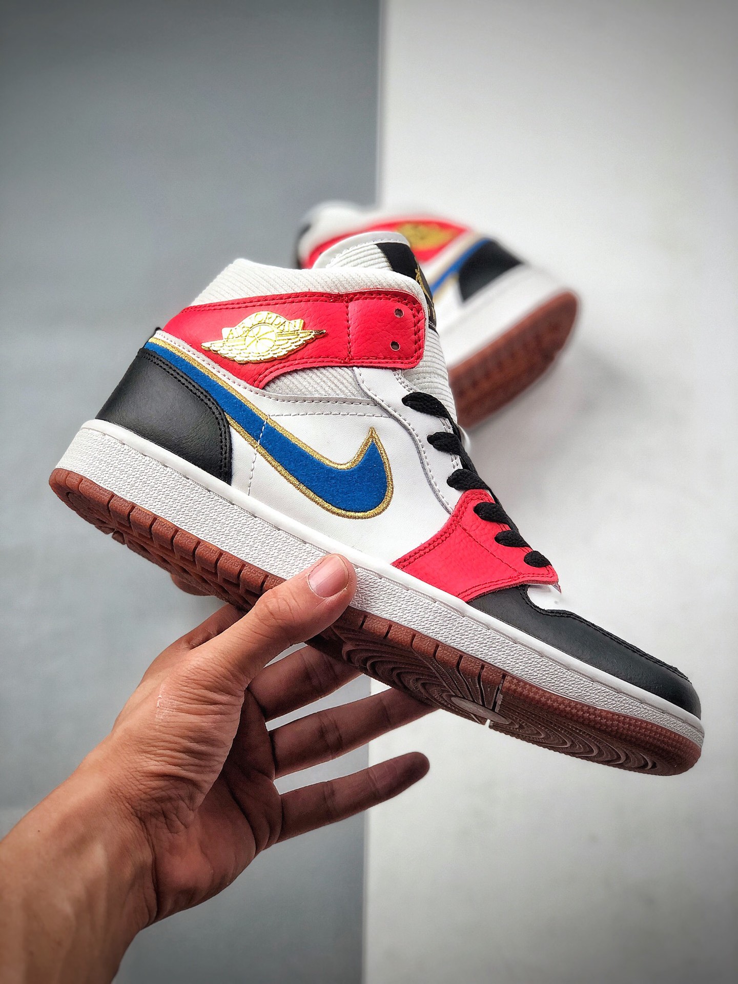 250 aj1 乔丹1代 乔1 乔丹1代中帮系列 Air Jordan 1 Mid SE ”Coral Stardust”  乔1中帮 DC1426-100