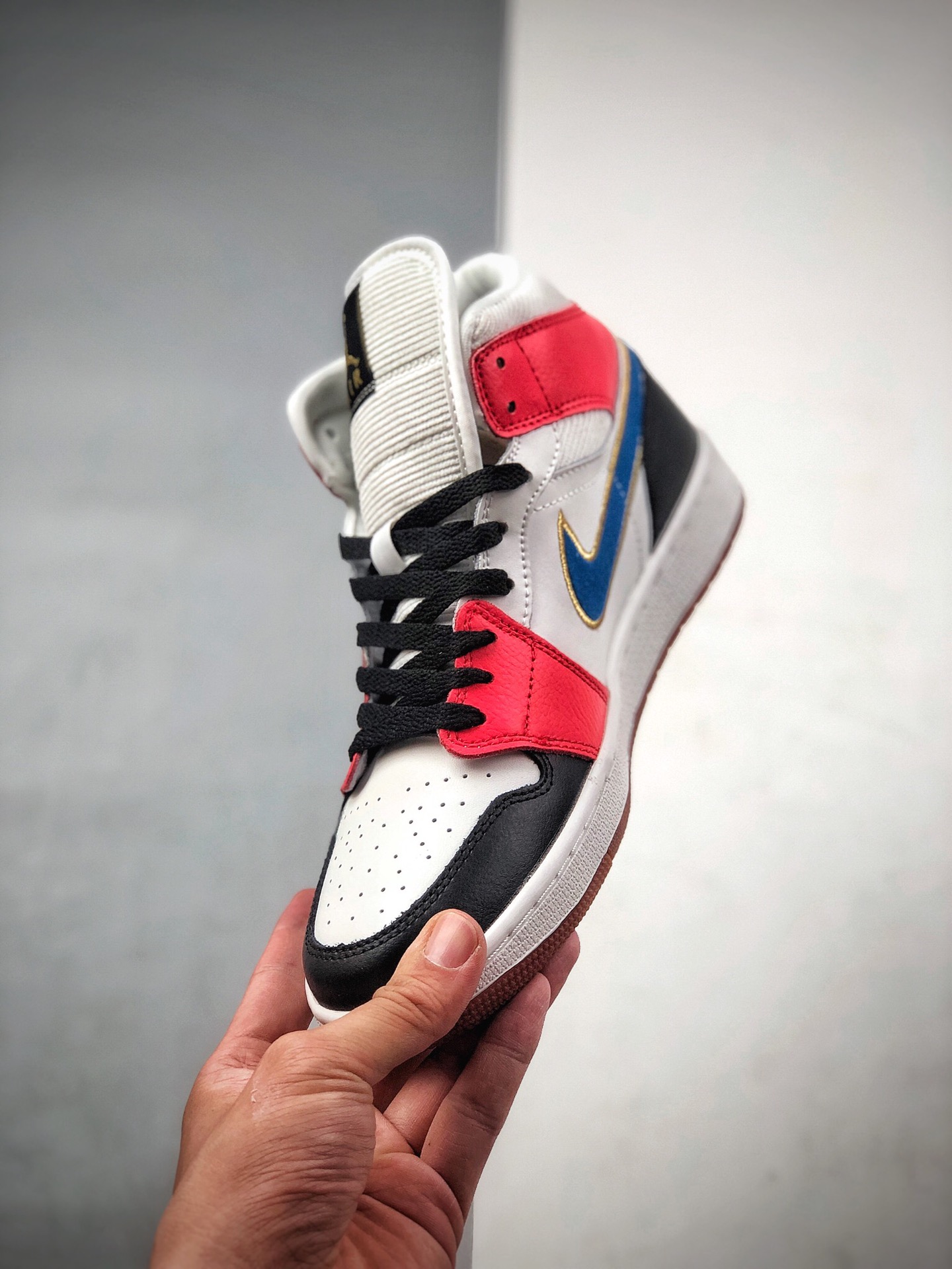 250 aj1 乔丹1代 乔1 乔丹1代中帮系列 Air Jordan 1 Mid SE ”Coral Stardust”  乔1中帮 DC1426-100