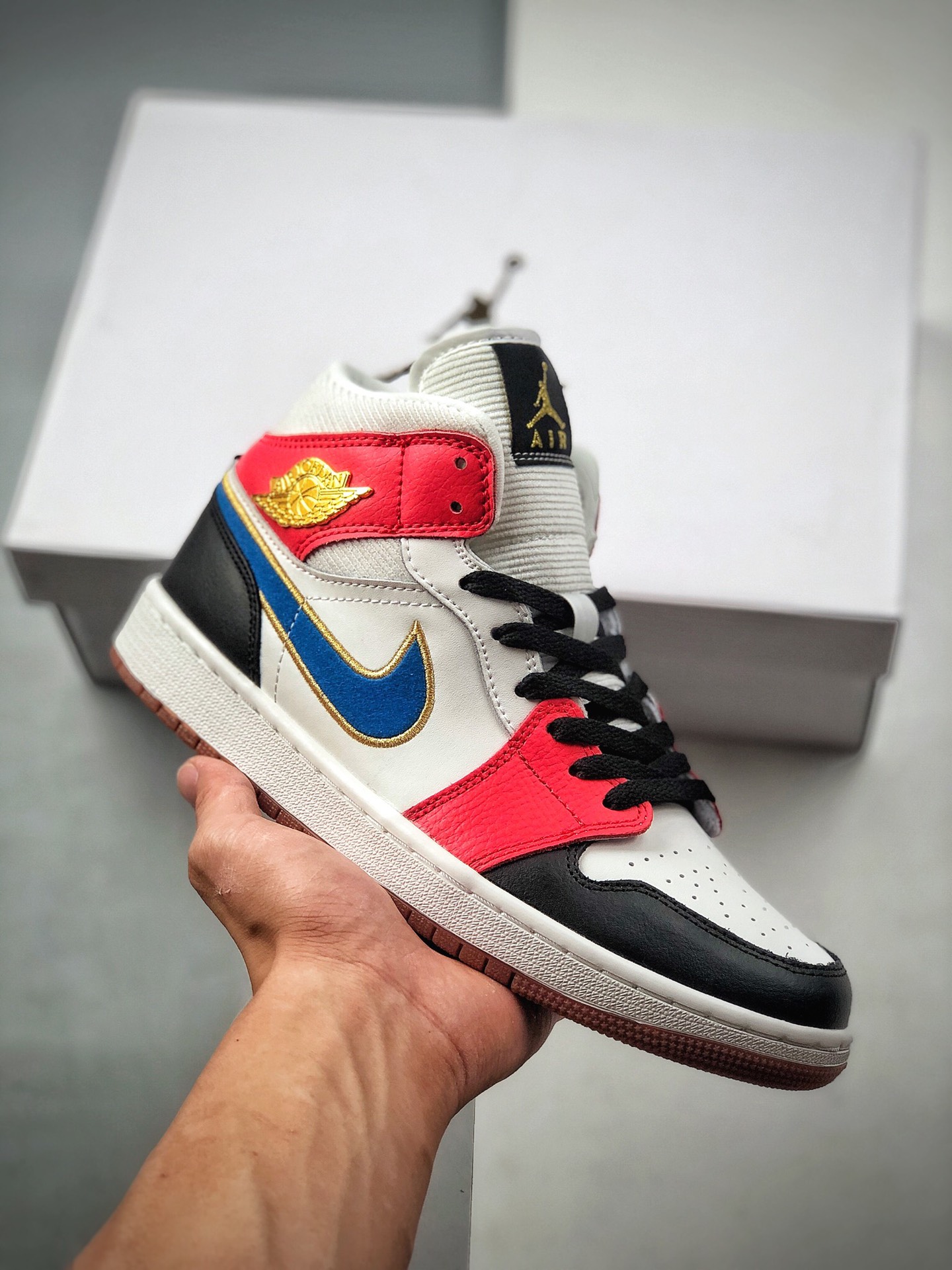250 aj1 乔丹1代 乔1 乔丹1代中帮系列 Air Jordan 1 Mid SE ”Coral Stardust”  乔1中帮 DC1426-100