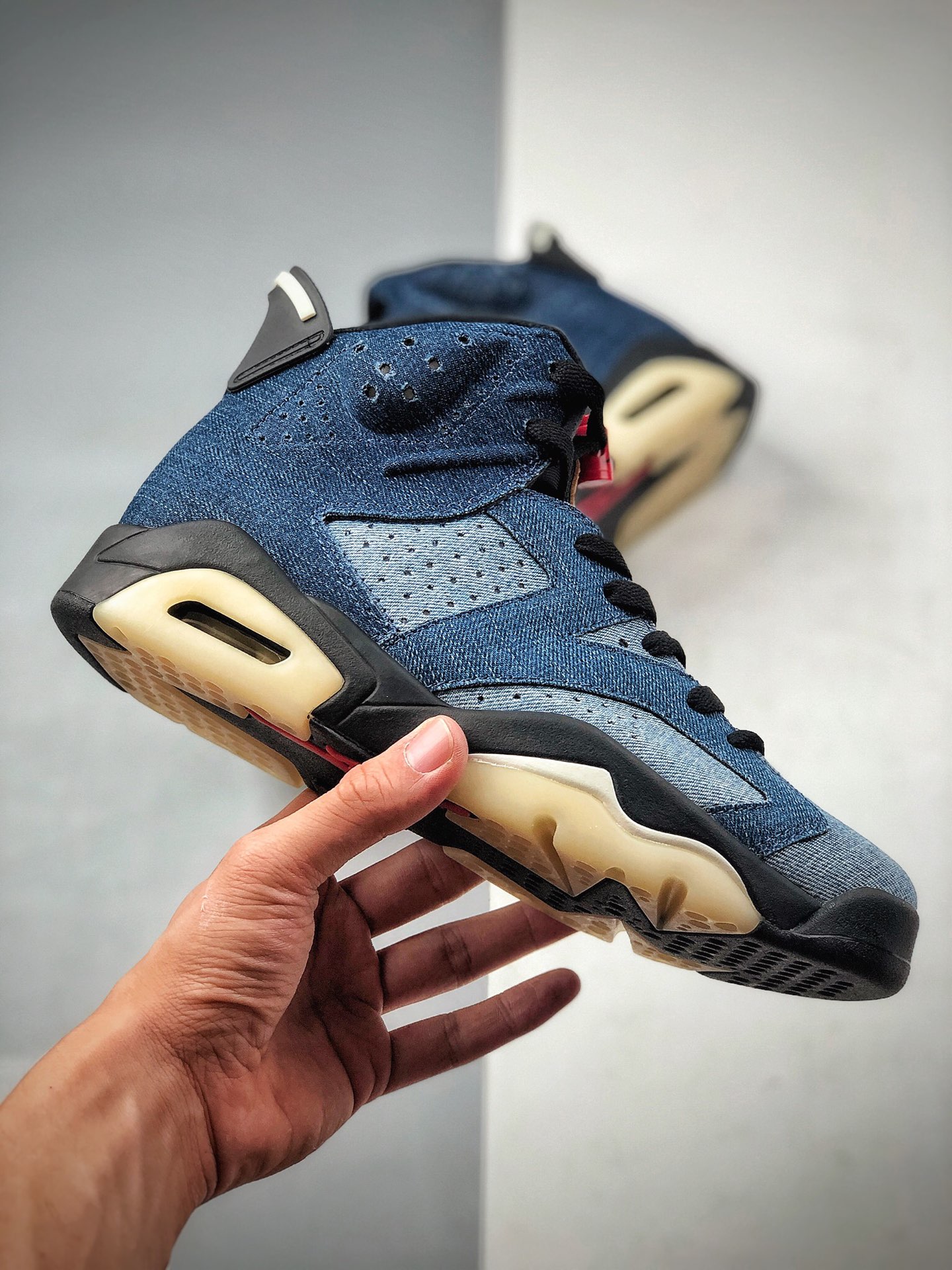 360 说唱歌手·斯科特再度联乘Travis Scott x Air Jordan 6 ”Medium Olive”  CT5350-401