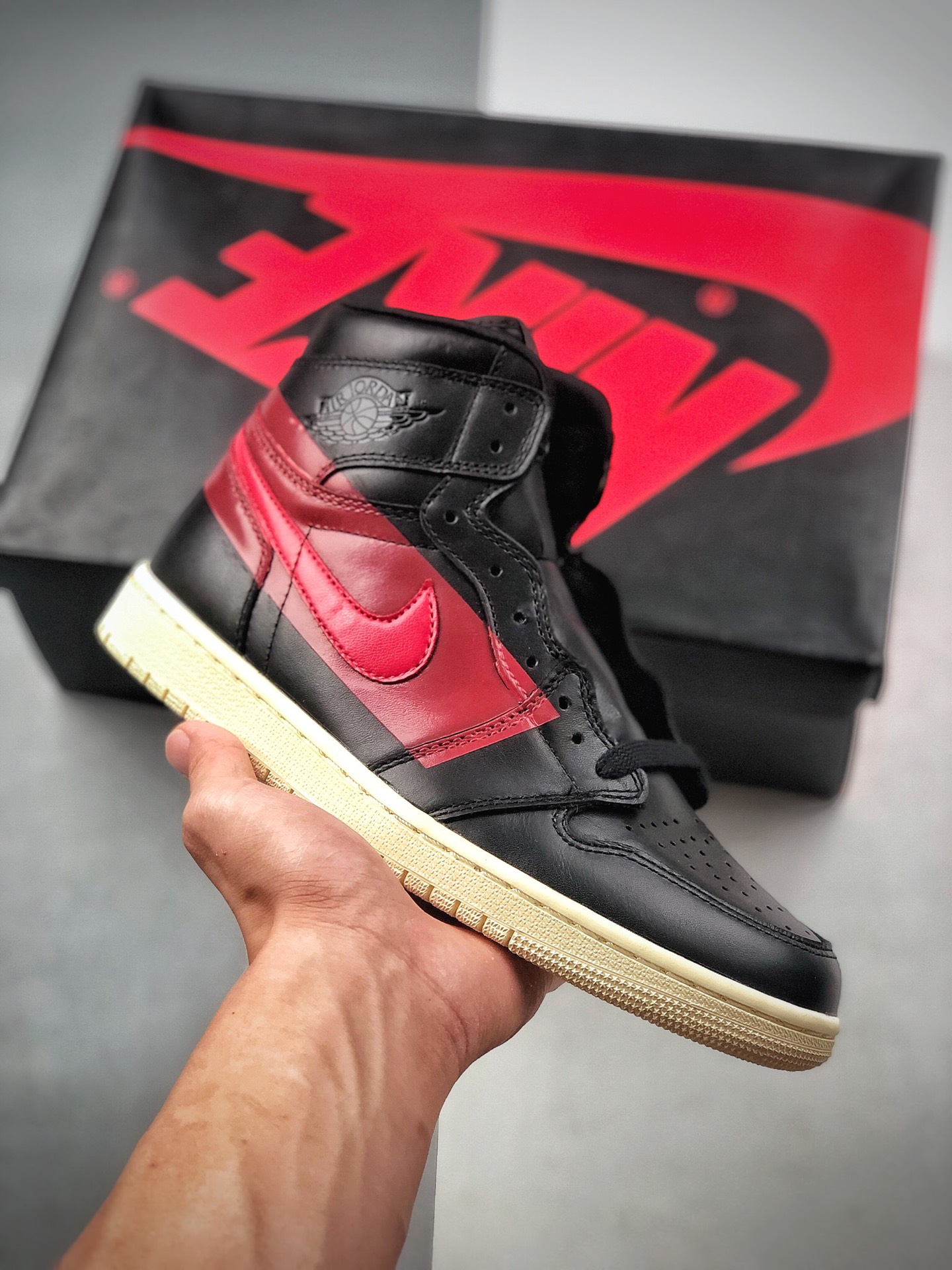 330 Air Jordan 1 High OG Couture Defiant AJ1 禁穿主题 BQ6682-006