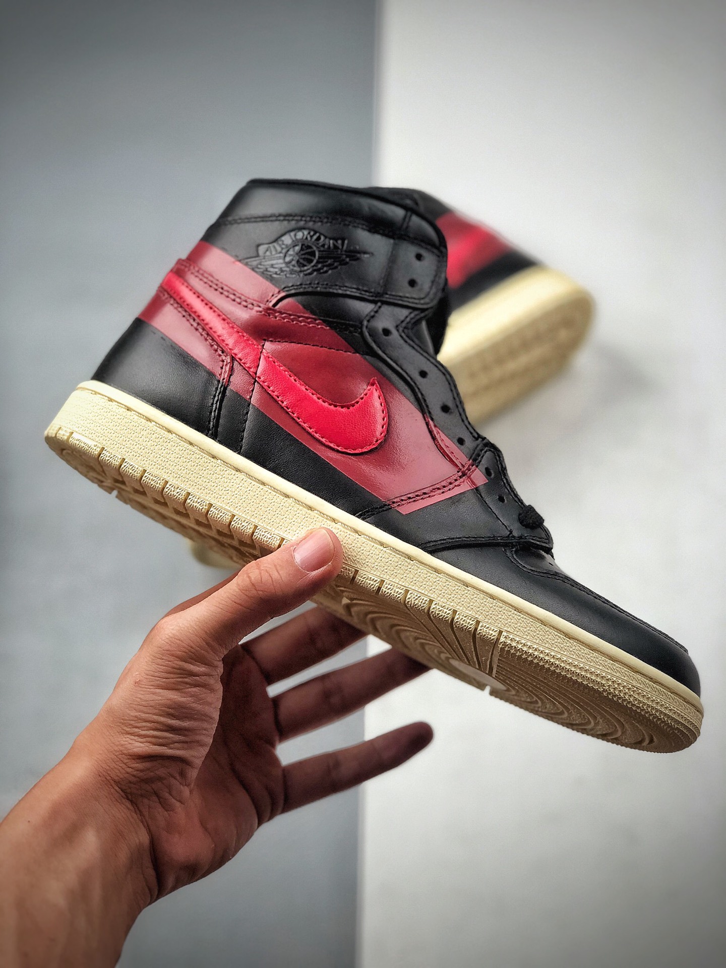 330 Air Jordan 1 High OG Couture Defiant AJ1 禁穿主题 BQ6682-006