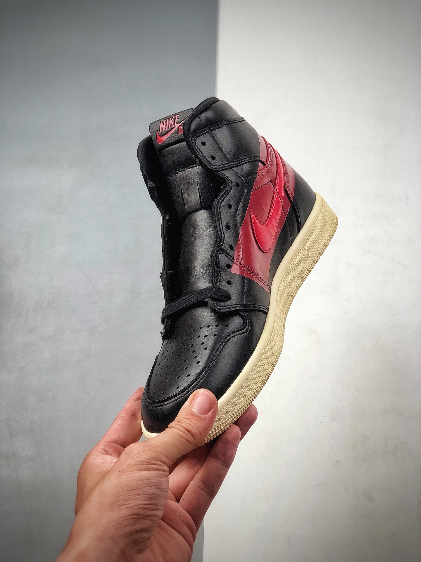 330 Air Jordan 1 High OG Couture Defiant AJ1 禁穿主题 BQ6682-006