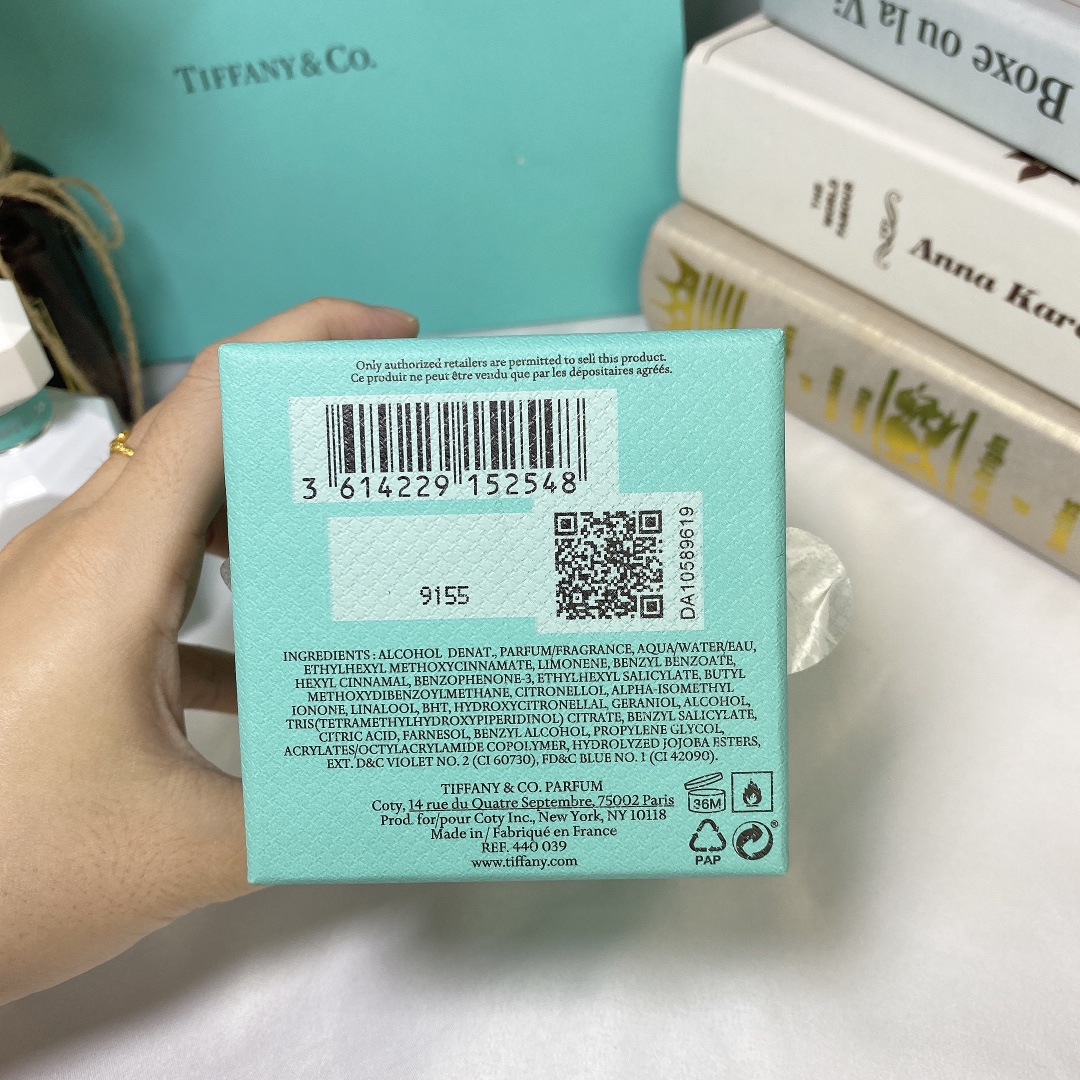 Tiffany & Co. Limited Edition Snow Globe Eau de Parfum 1.7 oz / 50 mL 7 i1602435323 4315 5