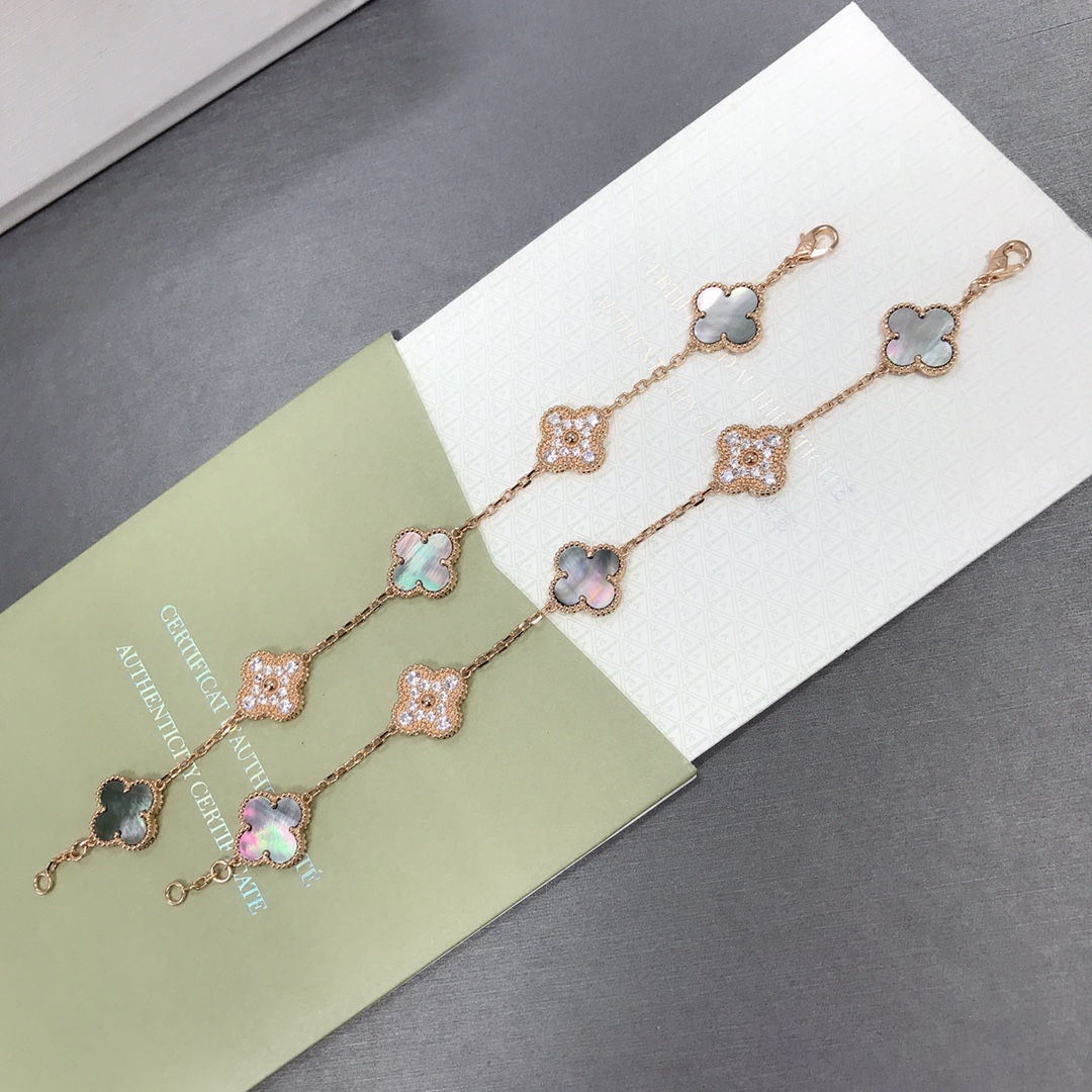 NO:102343,Vca 2019 Gray Shell Counter Limited Edition Lucky Color that will change color, gray grains with diamonds, five-color bracelet imported from Germany, 750 sterling silver, electroplated thick gold, natural light gradient effect, gray grains, super invincible beauty, Vca bracelet, bracelet, pure silver19860909Vca 2019灰贝专柜限量版 会变色的幸运色哟灰贝母带钻五花手链 德国进口750纯银材质电镀厚金 自然光下渐变效果 灰贝母 超级无敌美腻,Vca手链,bracelet,pure silver,Jewelry