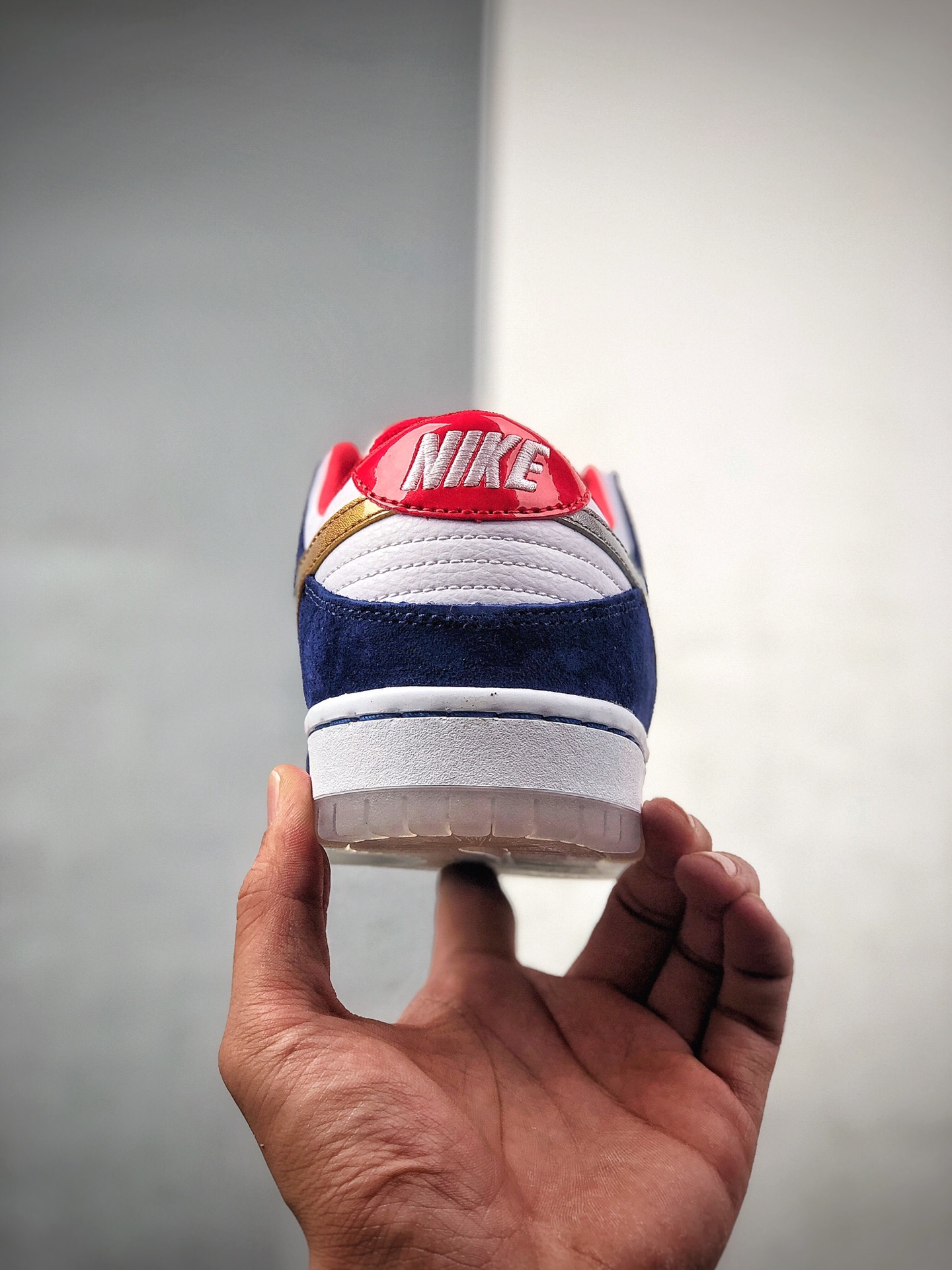 290 Nike SB Dunk Low Ishod Wair “BMW” 海军白蓝扣篮系列复古滑板鞋839685-416