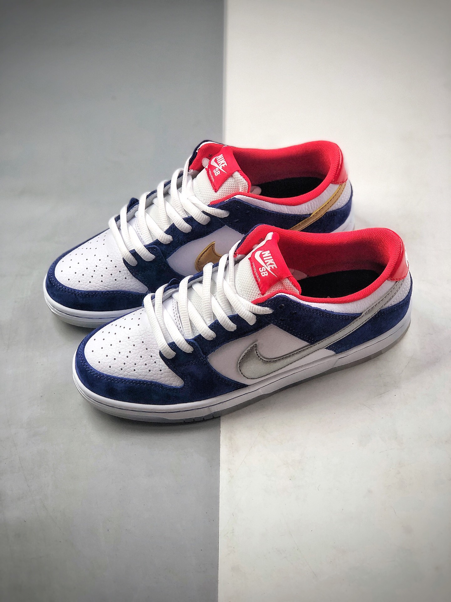 290 Nike SB Dunk Low Ishod Wair “BMW” 海军白蓝扣篮系列复古滑板鞋839685-416
