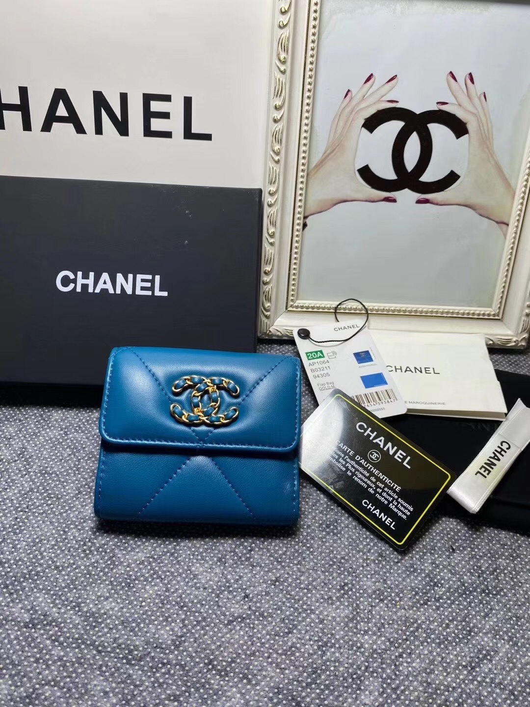 Chanel 19K Super-Heavy Diamond Stripe Chain Wallet AP0794, $270, Sheepskin, Size 9.3*10.6*3 - 图片 1