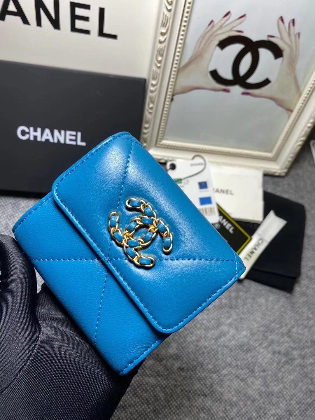 Chanel 19K Super-Heavy Diamond Stripe Chain Wallet AP0794, $270, Sheepskin, Size 9.3*10.6*3 - 图片 3