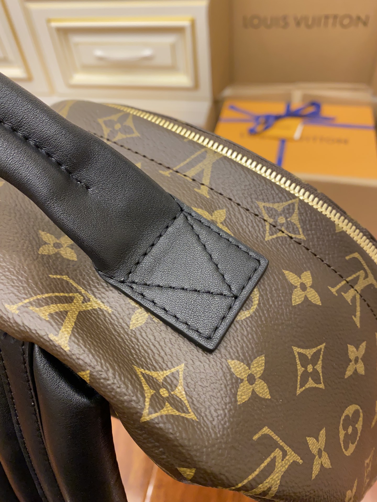 Shop Louis Vuitton Palm springs mm (M44874) by SkyNS