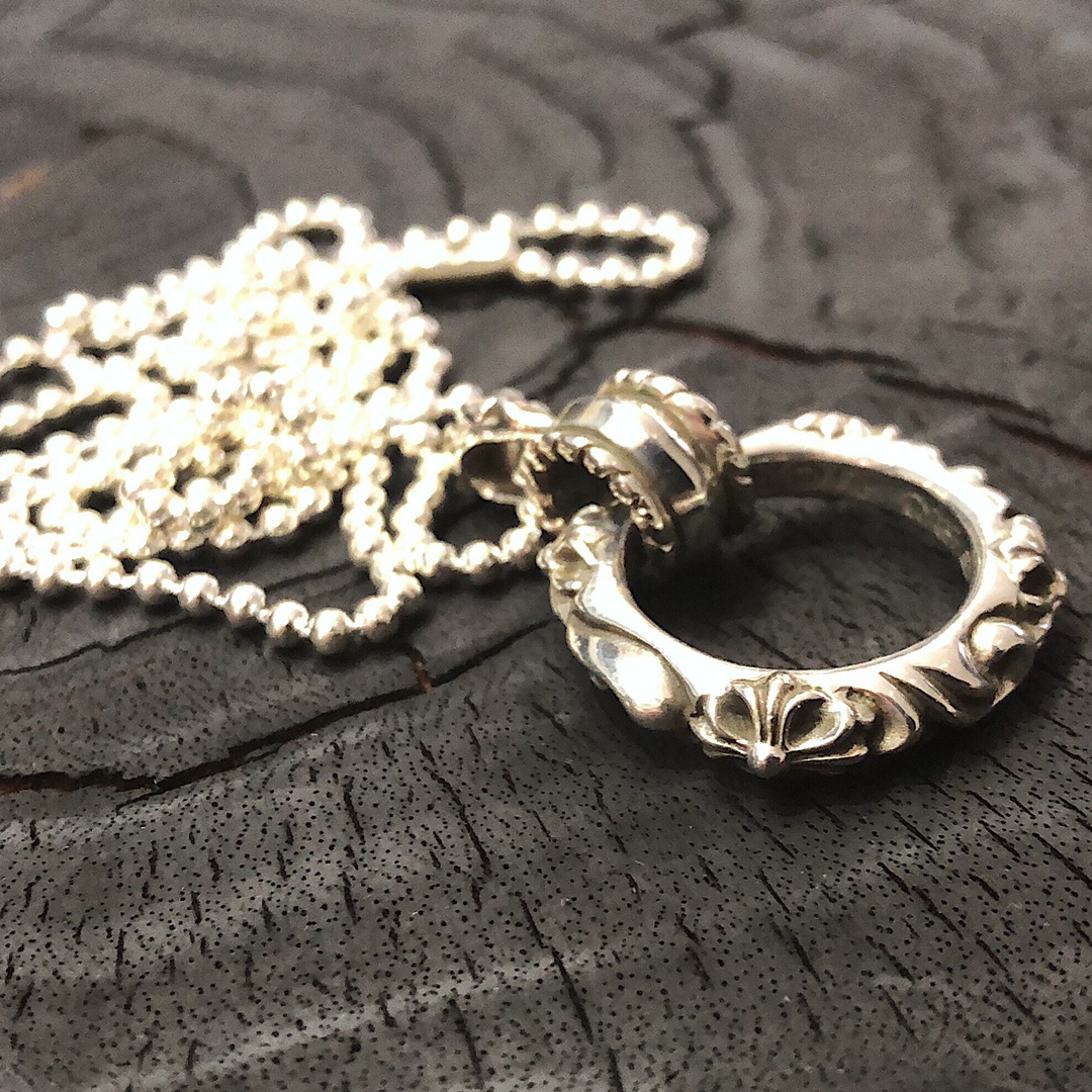 Chrome Hearts 克罗心𝐂𝐡𝐫𝐨𝐦𝐞 𝐡𝐞𝐚𝐫𝐭𝐬四方宫廷项链