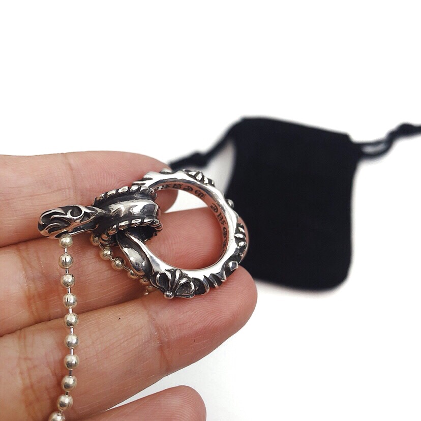 Chrome Hearts 克罗心𝐂𝐡𝐫𝐨𝐦𝐞 𝐡𝐞𝐚𝐫𝐭𝐬四方宫廷项链